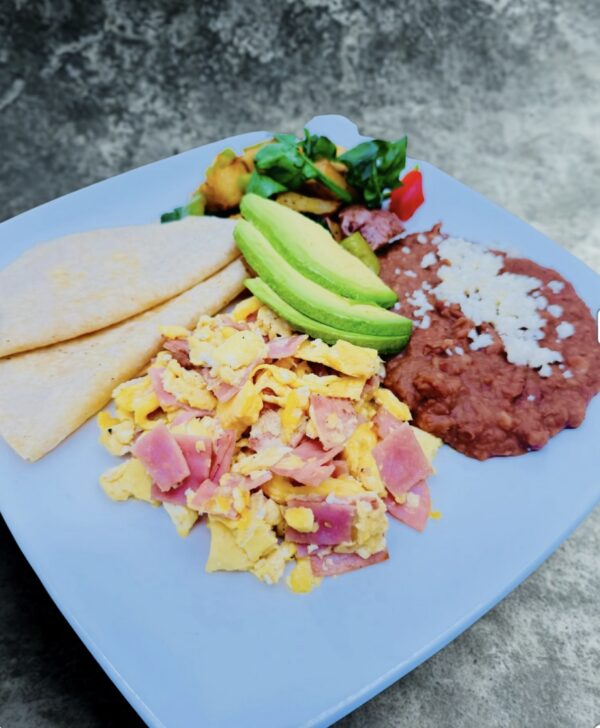 Huevo con Jamon Plate